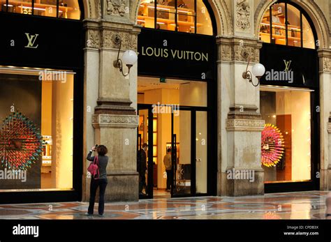 uffici louis vuitton milano|buying louis vuitton in milan.